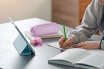 こたつで勉強をする受験生に違和感　「机の上の状態」に思わず目を疑う