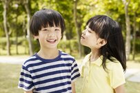 子どもに初めての恋人！ そのときママとパパの対応はどう違う？
