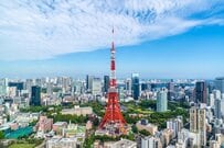 「どうして入ったの」靴を履いたガードレールが爆誕　謎の光景に思わず仰天