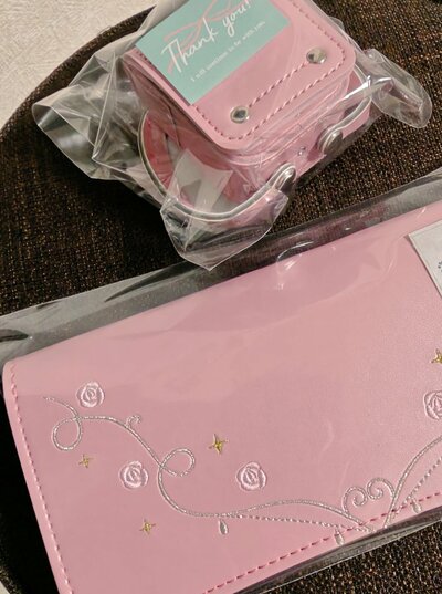 ピンクの財布とオルゴールに変身