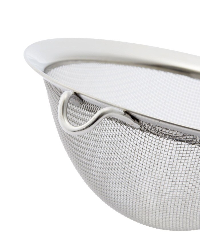 フックが付いており、鍋に引っかける際にも便利