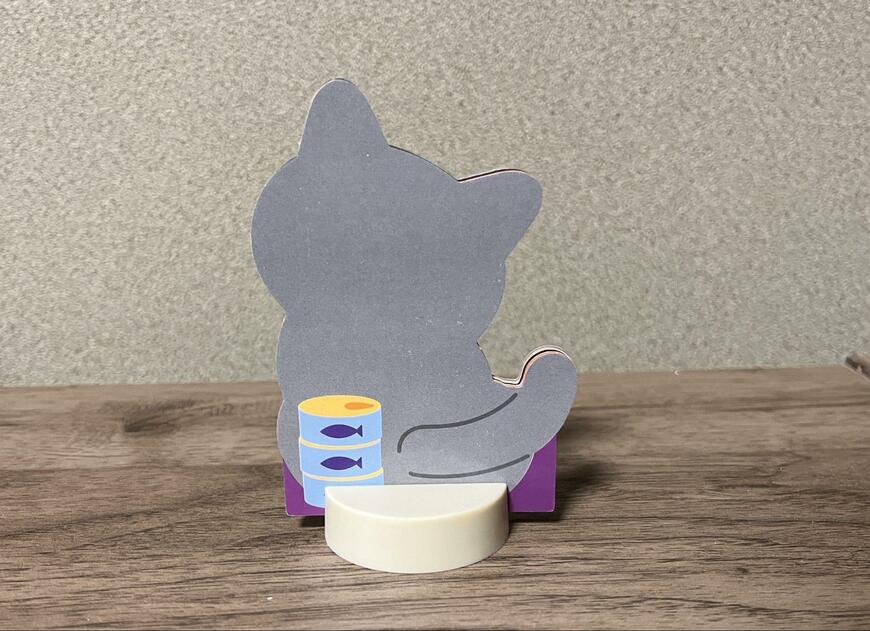 筆者撮影（ダイソー、アニマルダイカットカレンダー（ねこ））