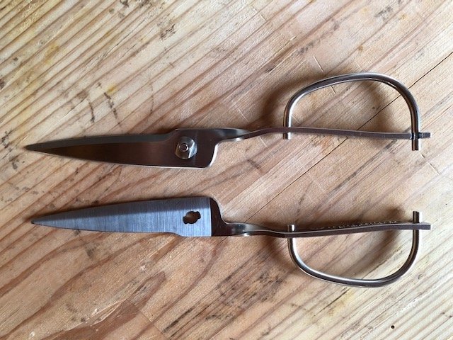 鳥部製作所「キッチンスパッター」（筆者撮影、画像をクリックするとAmazonのページにジャンプします）