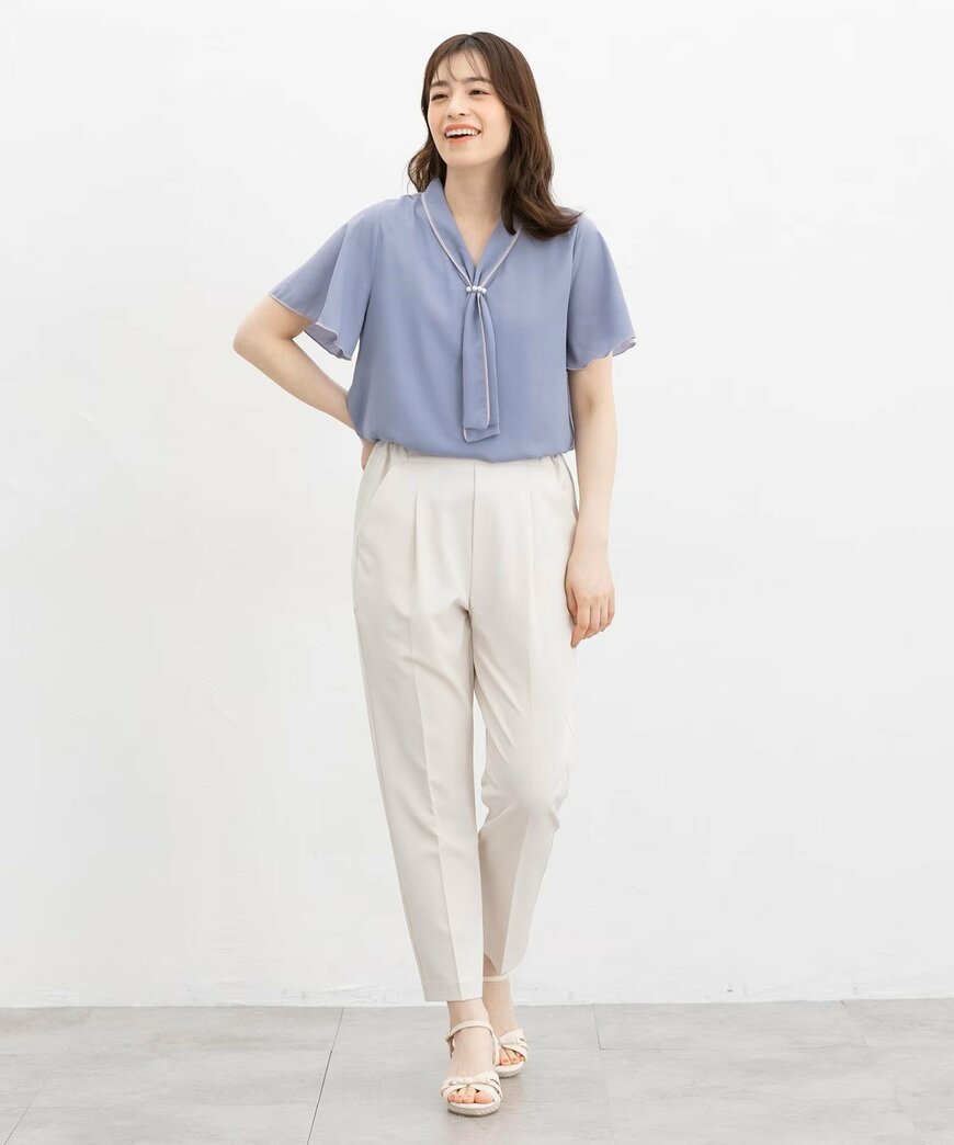 出所：ハニーズ公式　配色ボウタイブラウス