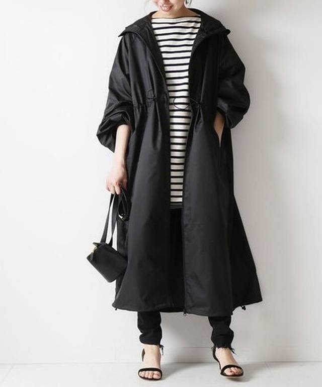 HOLIDAY - パッカブルウィンドコート ¥32,184（税込）