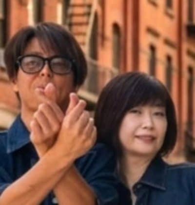 【60歳妻＆49歳夫】GAPの「スーパーバギーイージーウエストデニム」でおしゃれなシミラールックを披露「センス良き」の声