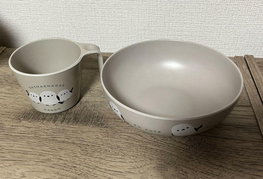 筆者撮影（セリア、バンブーファイバー食器ボウル16cm シマエナガ柄・バンブーファイバー食器スープカップ）