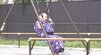 【お相撲さんの散歩】「優しい世界♡」大きなお尻でブランコに苦戦？お相撲さんのオフの過ごし方を紹介した「お散歩」に心が癒される