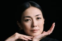 憧れの「ミモザ」も！板谷由夏が自宅庭を紹介「春爛漫」「お花がいっぱいのお庭」「癒されました」の声 トキワマンサク、姫りんごの花も