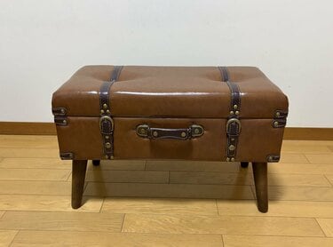 3COINS姉妹店サリュの「トランク型脚付き収納スツール」を購入してみた