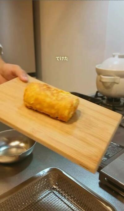 卵焼きも同時に仕上げる