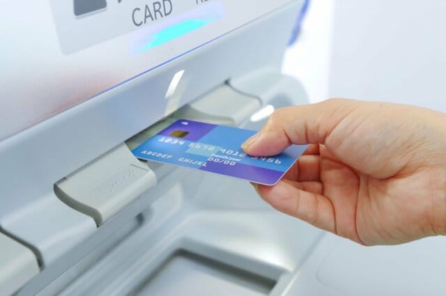 【年金の受取口座】12月15日の振込から変えるなら11月15日までに。受取機関変更届は支払日の「1か月以上前」に