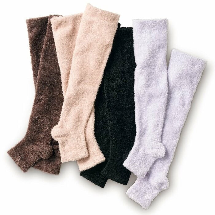 締め付けすぎないフィット感で、自宅でのリラックスタイムにも使えます