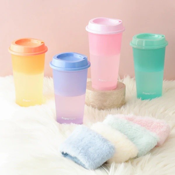 ついに温かい飲み物で色が変化する「ホットタイプ」が仲間入り