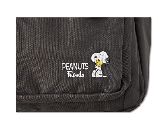 便利なドリンクポケット付き