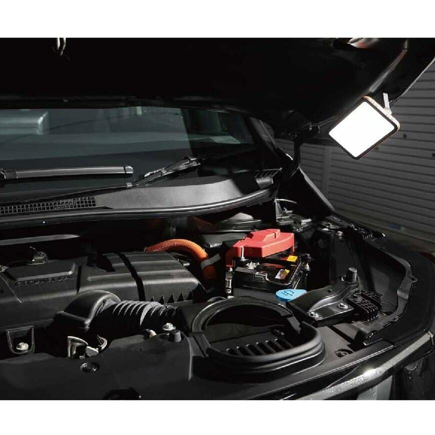 出所：ホームセンター通販コメリドットコム　防水USB充電式ワークライト　明るさ最大700lm　マグネット付き　L-700M