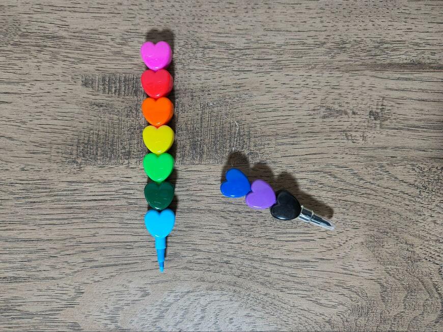 筆者撮影（セリア、ハートロケット式カラー鉛筆）