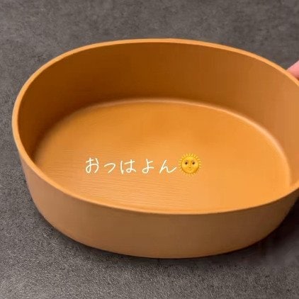 ズボラ主婦が作る【のっけ弁当】ベーコンと目玉焼きをどーん！豪快なのにかわいくて話題