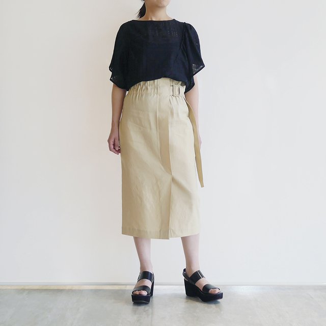 ARISS / TELA - 麻混タイトスカート ¥32,400（税込）