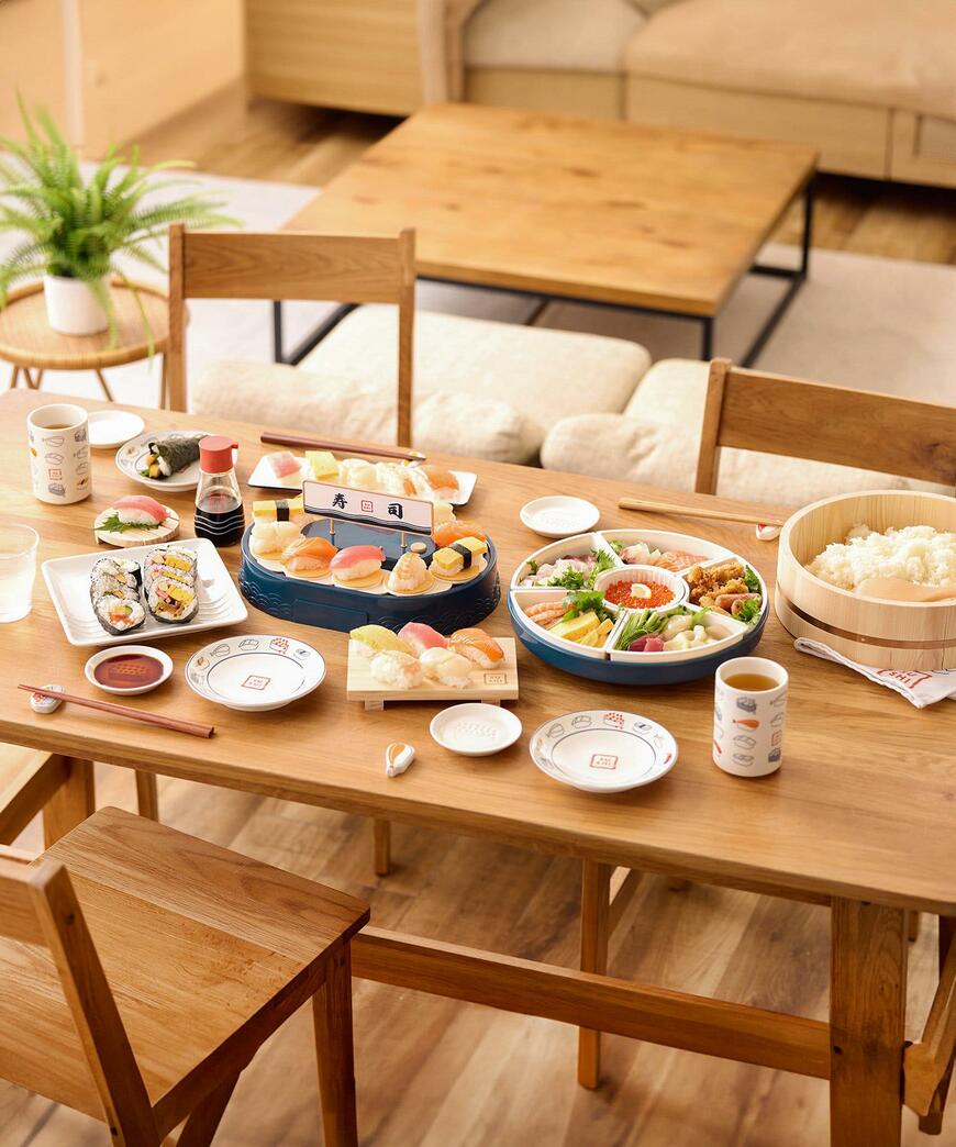 出所：パルグループ公式ファッション通販サイト 3COINS 電動回転寿司キット