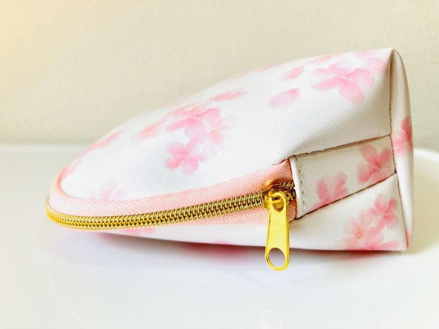 合皮 シェル形ポーチ 淡桜柄