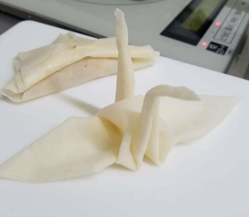 春巻きの皮で作った折り鶴