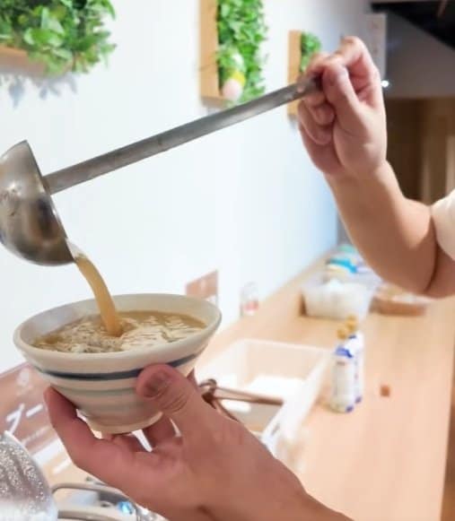 「道の駅伊豆月ケ瀬」のしらす丼はお茶漬けに味変