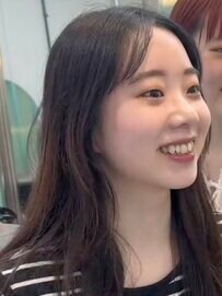 【大変身】「ずっと切りたかった」と話すロングヘアの女性　プロの技で大人可愛いボブスタイルに！