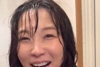 【17歳差夫婦】びしょ濡れで帰宅した年上妻を見た年下夫　2人の様子に「まさに水も滴るいい女」