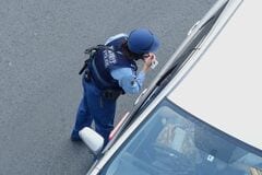 交通安全を呼びかける「ユニークな取り組み」 交差点で突然渡された「大根」に笑ってしまう