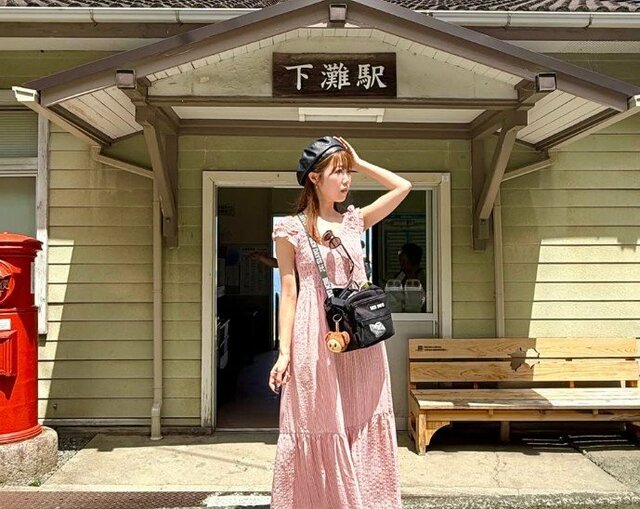 「日本一海に近い駅」愛媛・下灘駅へ女子ひとり旅！ホーム前に広がる絶景に「すごくキレイ」「行ってみたい」