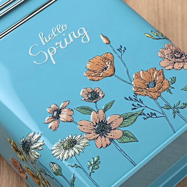 中にはひと口サイズのチョコチップスコーンが入っています