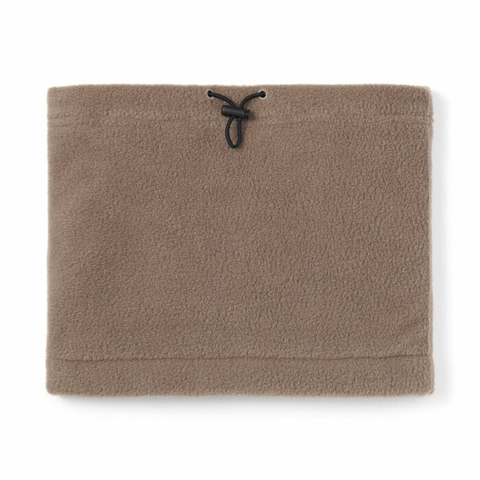 手軽に扱えるフリース素材は冬のデイリーユースにぴったり