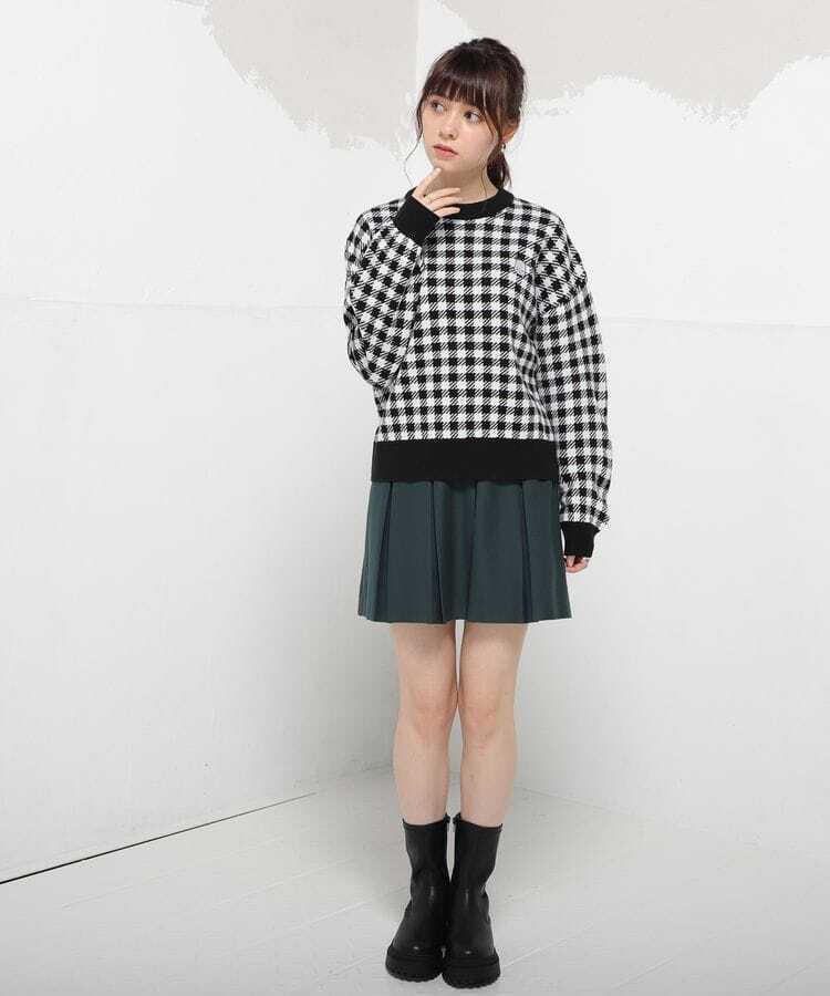 出所：Honeys Online Shop サンリオキャラクターズ／ニットトップス