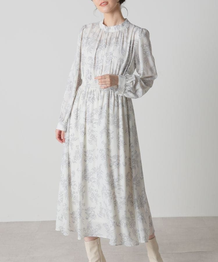 出所：ハニーズ公式通販 ハイネックワンピース