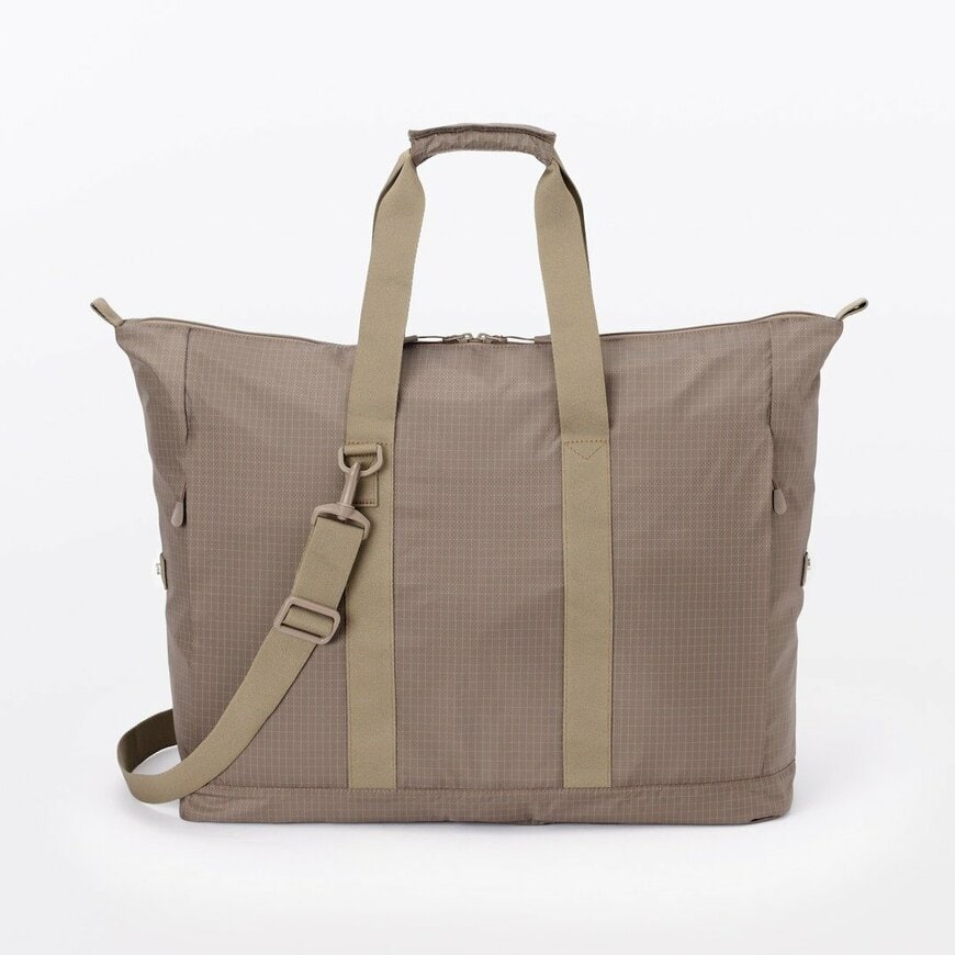 出所：無印良品ネットストア　撥水　リップストップ　ボストンバッグ