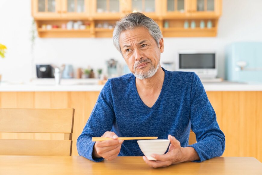 【おひとりさまの貯蓄額】60～70歳代の平均と中央値はいくら？老後の月の生活費とは