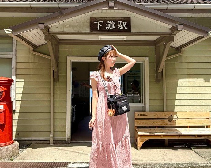 「日本一海に近い駅」愛媛・下灘駅へ女子ひとり旅！ホーム前に広がる絶景に「すごくキレイ」「行ってみたい」
