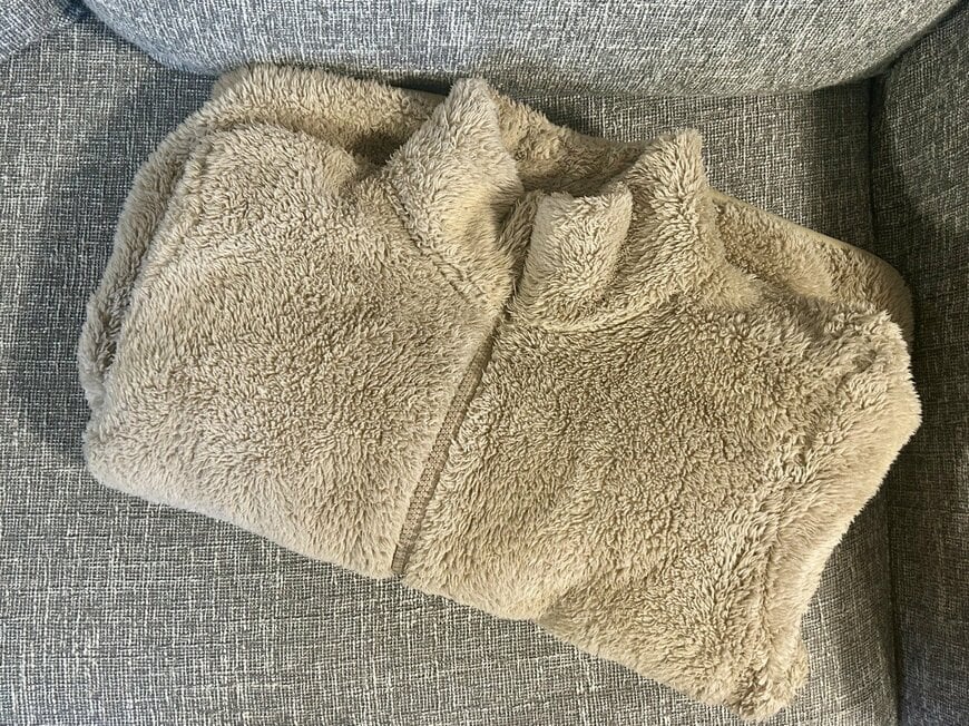 愛用しているフリース、たたんでも結構場所をとるんですよね