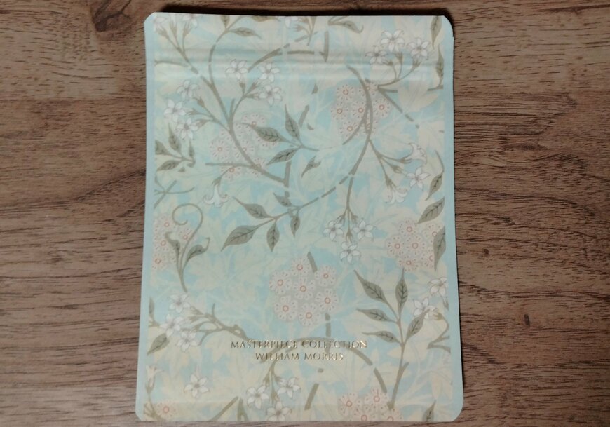 筆者撮影（セリア、ジップバッグ 5P ウィリアム・モリス）