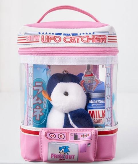 出所：株式会社宝島社『【懐かしくてエモい！】 90年代のUFOキャッチャー(R)がそのままポーチになって発売！』