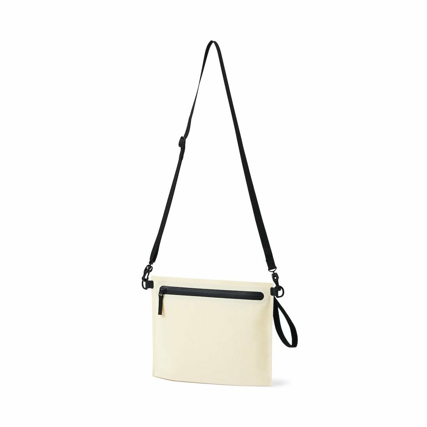 耐水生地を使った サコッシュ