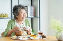 おひとりさまの老後資金はいくら？60〜70代単身世帯のリアルな貯蓄額と「2つの備え」を現役FPが解説