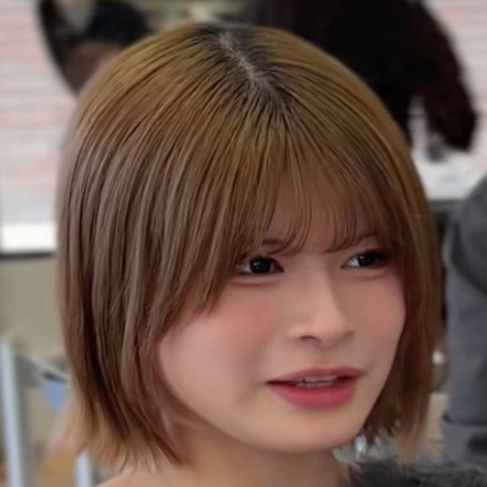 「お任せ」でパーマをかけた女性→可愛らしい〈レイヤーボブパーマ〉で雰囲気ガラリ「めっちゃいい感じです」と笑顔