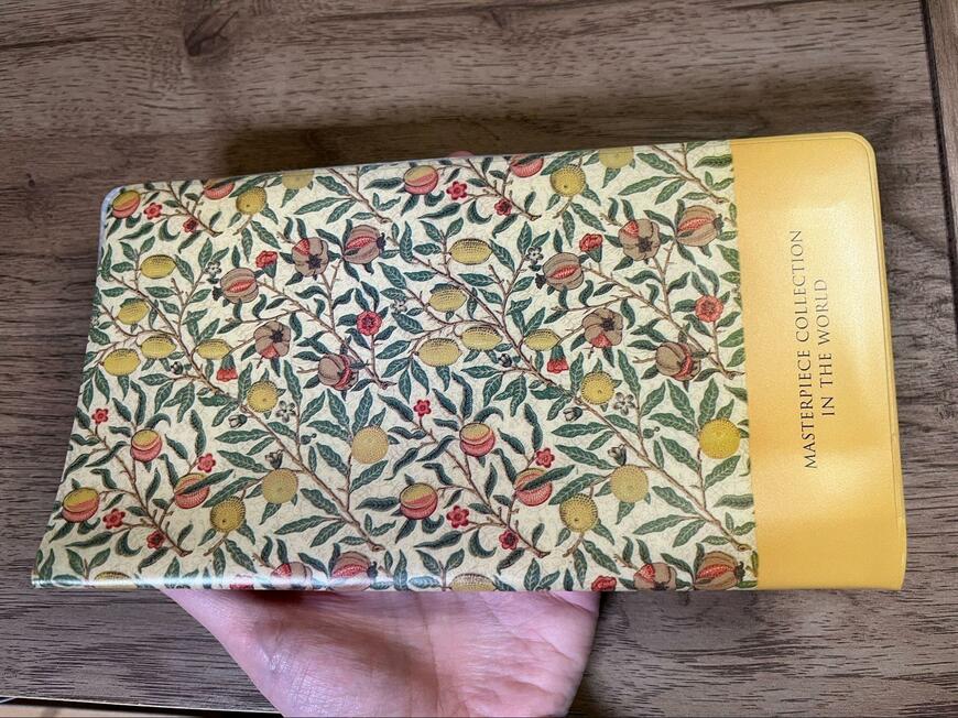 筆者撮影（セリア、文具マルチケース マスターピースコレクション/WM WI＆FR）