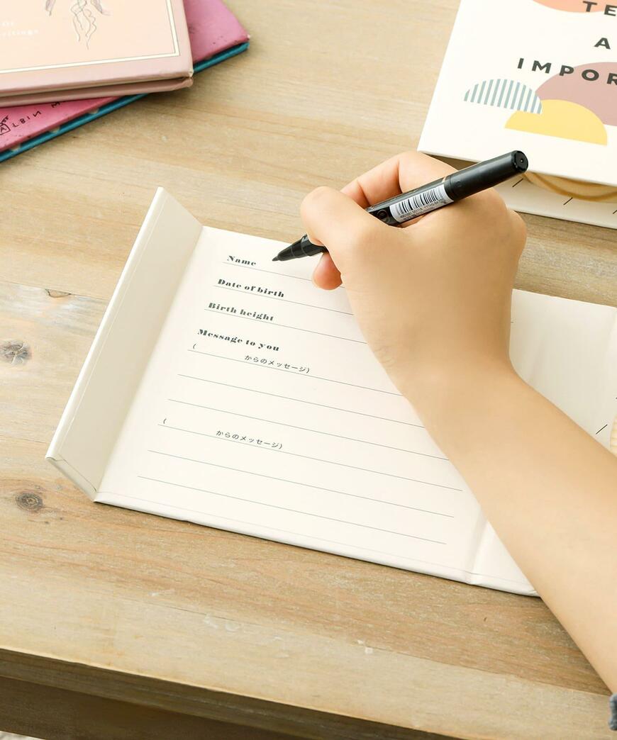 出所：パルグループ公式ファッション通販サイト 3COINS WEB限定BOOK型乳歯ケース