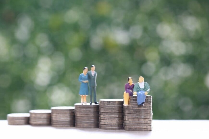 【新NISA】50歳～65歳まで15年間「月5万円」の積立投資 ！《年率1％・3％・5％・7％》資産額をリアルに試算してみた