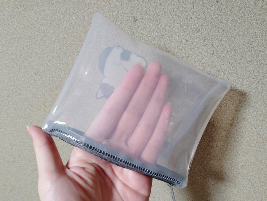 筆者撮影（セリア、mofusand ビニールポーチミニ）