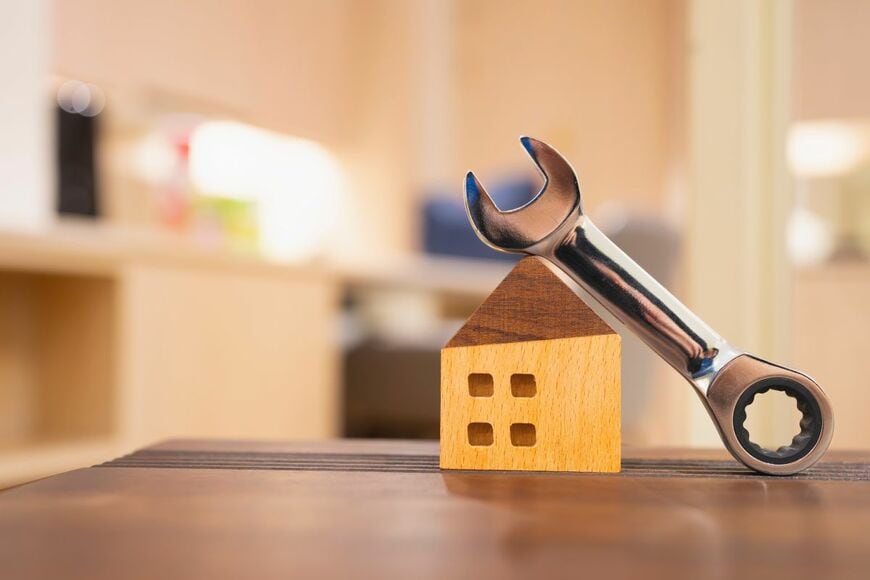 【住宅ローン】借入の目的で最も多いのは住宅の48.1％。ピークは40歳代の54.8％で、70歳代では34.2％まで下がる