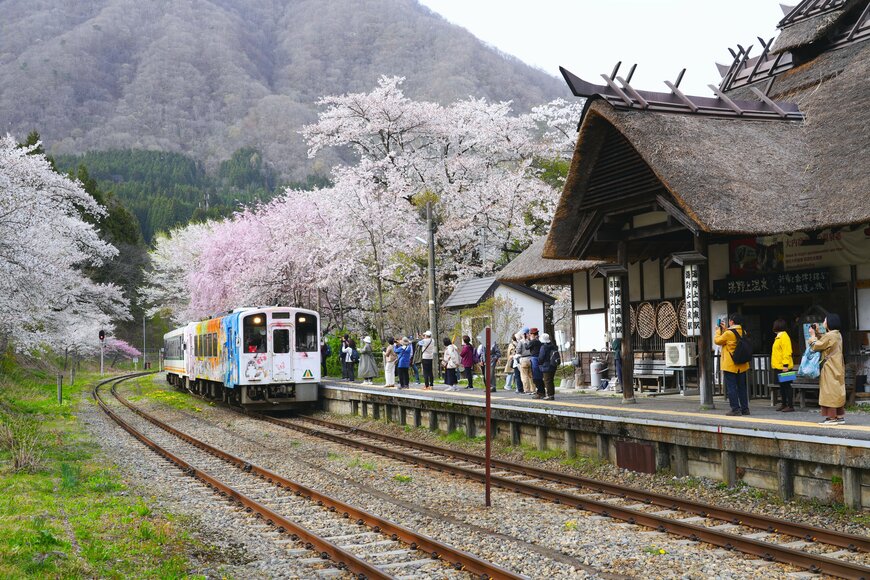 会津鉄道の駅「湯野上温泉駅」